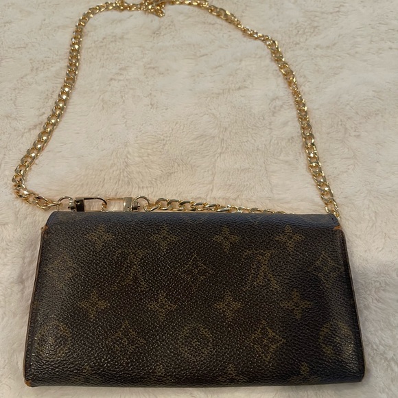 Authentic Vintage Louis Vuitton Sarah Wallet - Picture 2 of 7